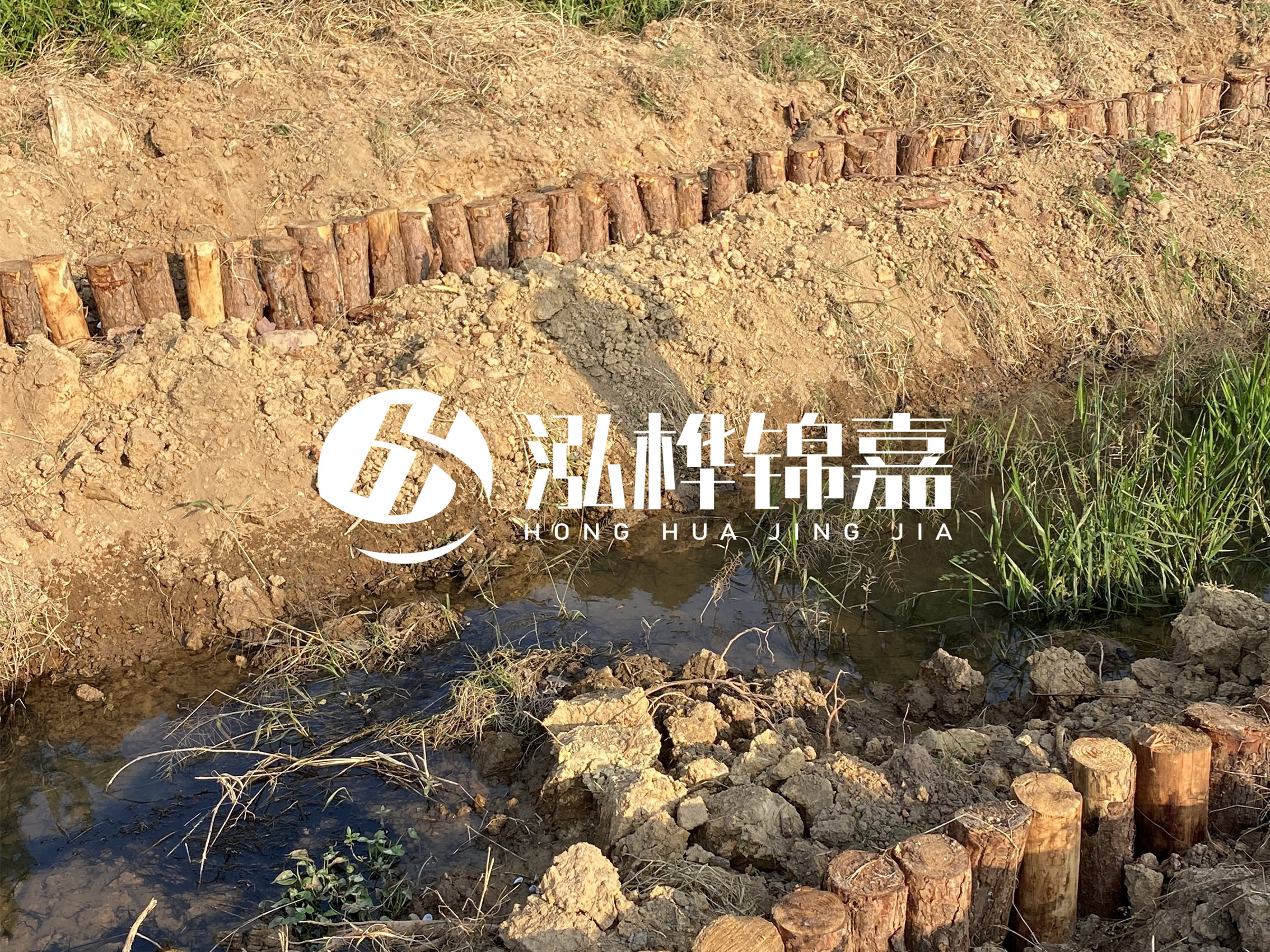 防汛木樁價(jià)格中的施工費(fèi)如何計(jì)算？水下打樁和陸地打樁費(fèi)用差異？