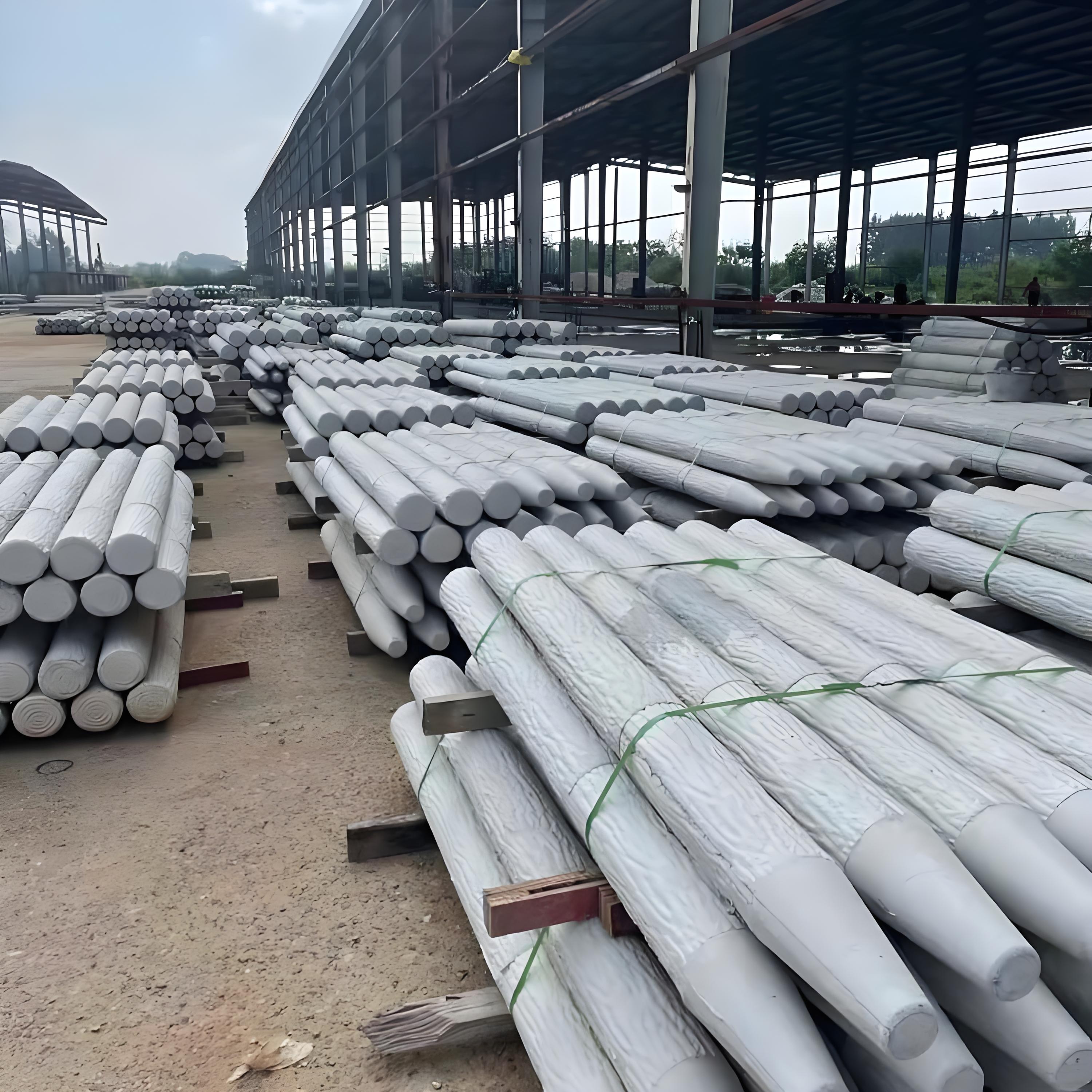 水泥仿木樁廠家泓樺錦嘉-打仿木樁需要打樁機(jī)嗎？